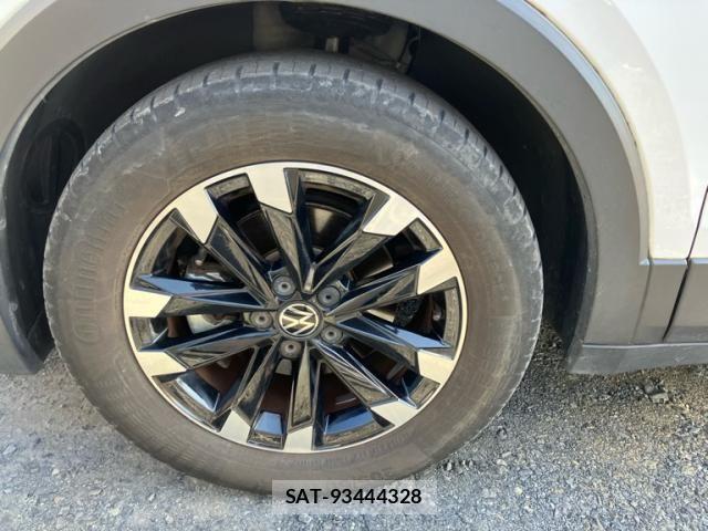 VolksWagen T-CROSS 2022-06 3017422-9