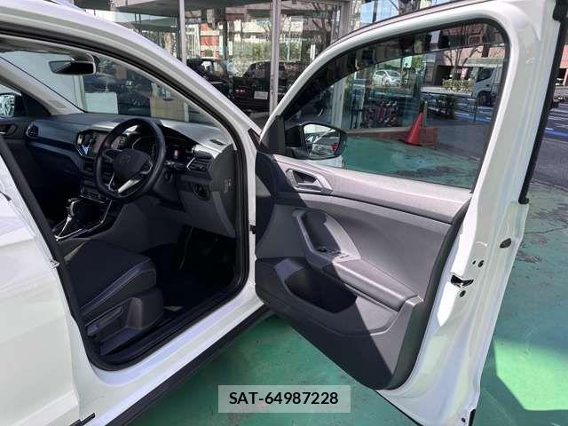 VolksWagen T-CROSS 2021-04 4994650-15