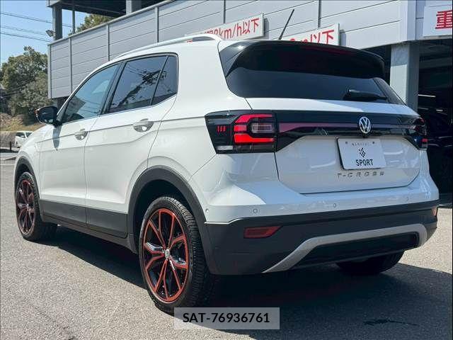 VolksWagen T-CROSS 2020-09 6221215-16