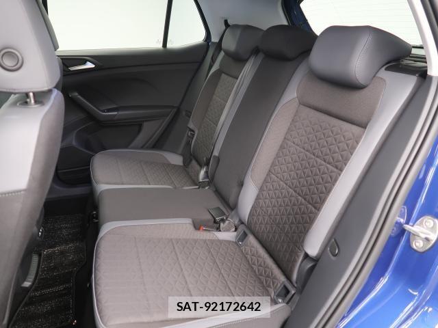 VolksWagen T-CROSS 2023-03 6642870-17