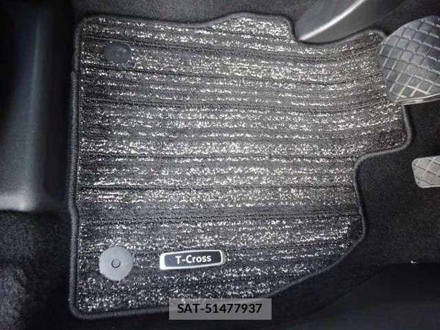 VolksWagen T-CROSS 2023-07 7215765-11