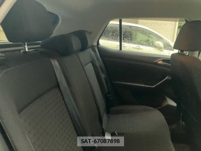 VolksWagen T-CROSS 2022-05 7621359-11