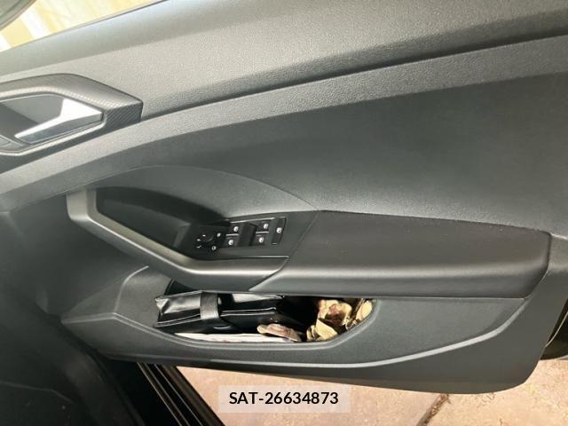 VolksWagen T-CROSS 2021-09 8232431-11
