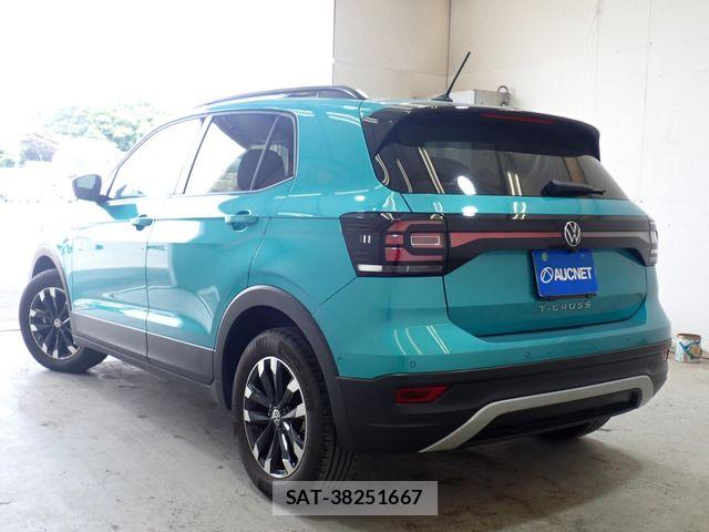 VolksWagen T-CROSS 2023-07 8318109-2