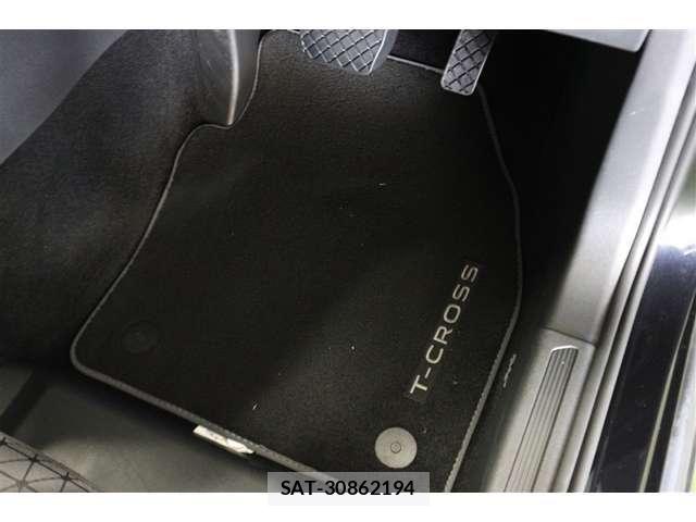 VolksWagen T-CROSS 2023-03 8338519-23