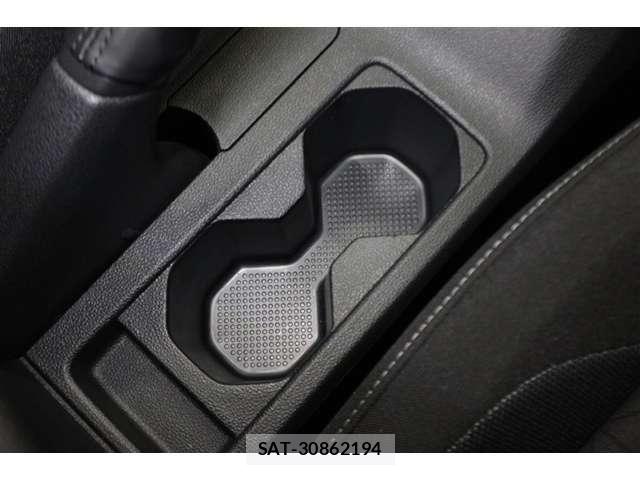 VolksWagen T-CROSS 2023-03 8338519-25