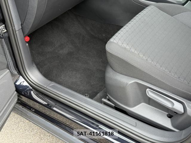 VolksWagen T-CROSS 2023-03 8832522-23