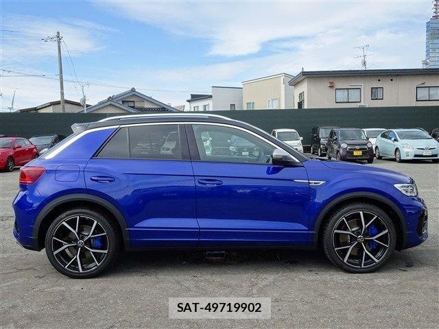 VolksWagen T-ROC 2024-03 1339020-5