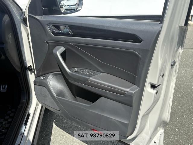VolksWagen T-ROC 2025-03 1476863-18