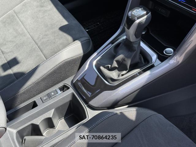 VolksWagen T-ROC 2023-03 5882894-15