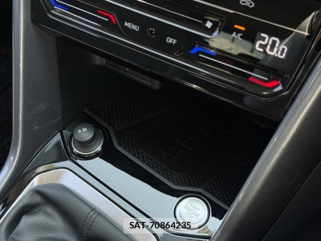 VolksWagen T-ROC 2023-03 5882894-16
