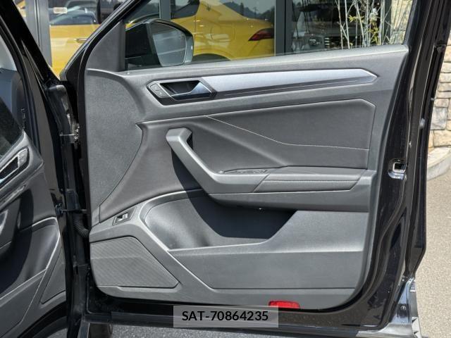 VolksWagen T-ROC 2023-03 5882894-24