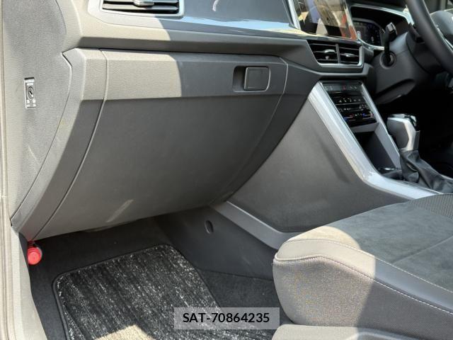VolksWagen T-ROC 2023-03 5882894-28