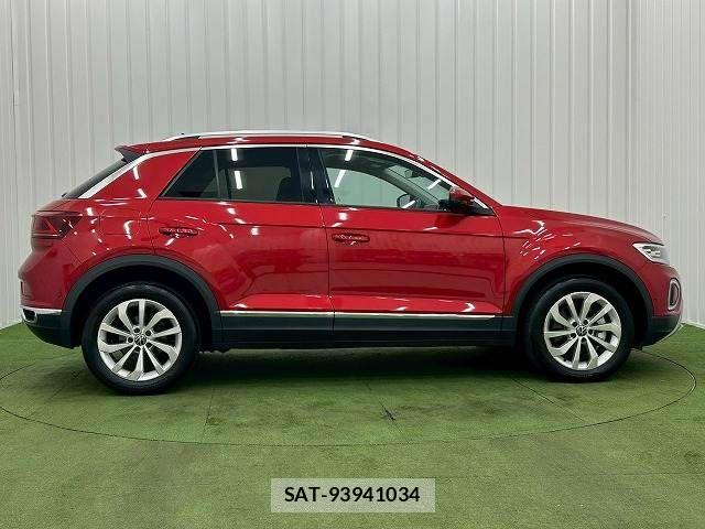 VolksWagen T-ROC 2022-10 7227177-14