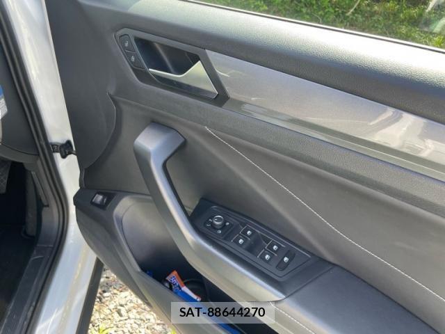 VolksWagen T-ROC 2023-06 7227181-10