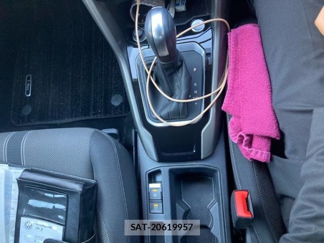 VolksWagen T-ROC 2020-12 7331237-21