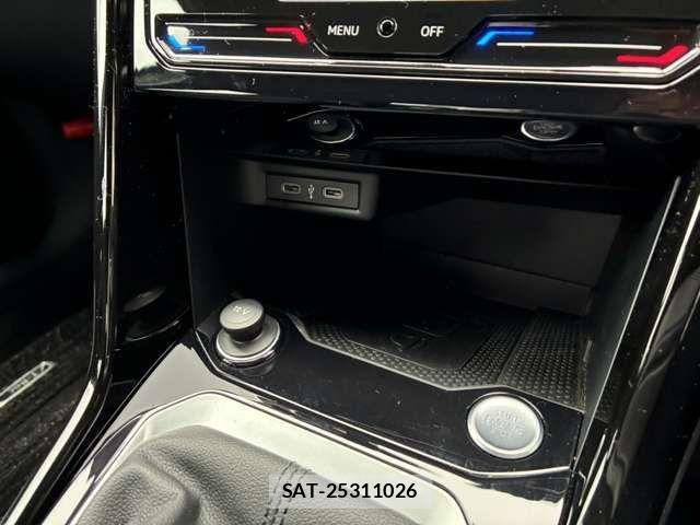 VolksWagen T-ROC 2023-07 7458867-16