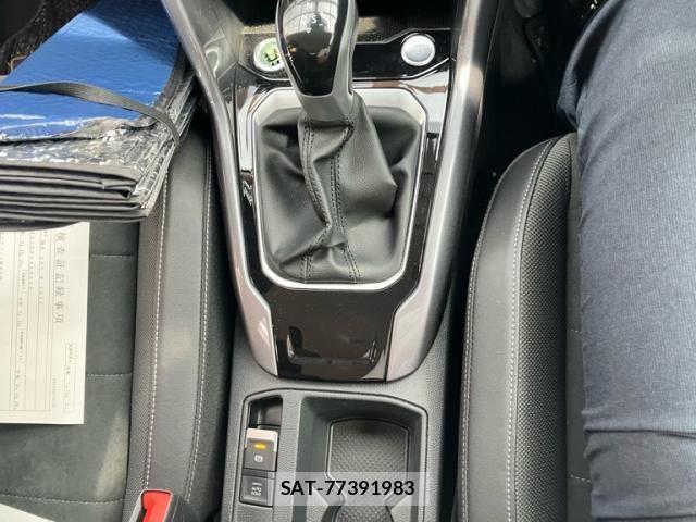 VolksWagen T-ROC 2022-12 7621374-22