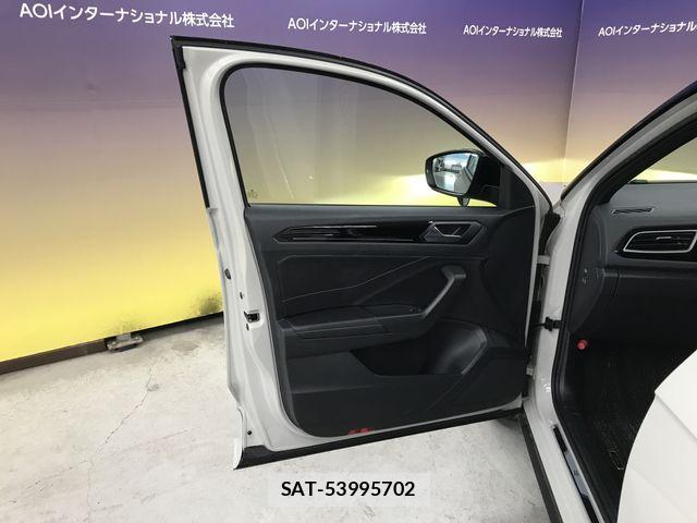 VolksWagen T-ROC 2023-06 7621370-23