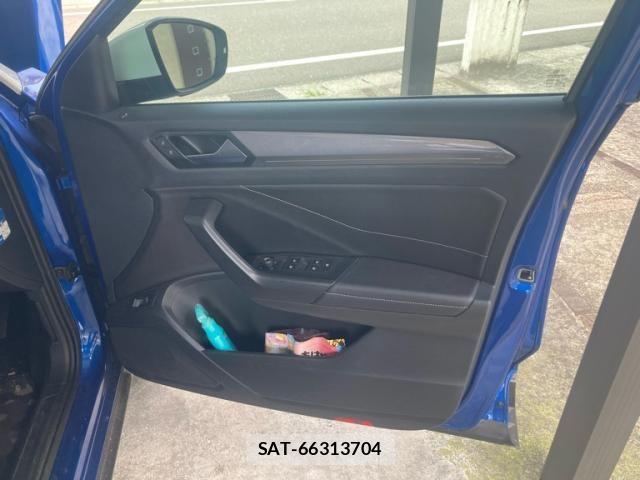 VolksWagen T-ROC 2023-10 7790542-15