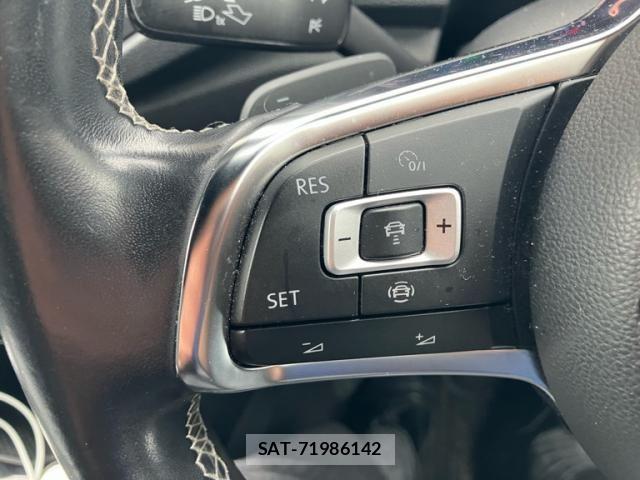 VolksWagen T-ROC 2020-10 7880531-17
