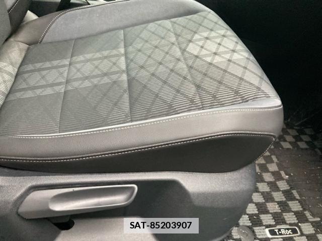 VolksWagen T-ROC 2023-03 7981593-11