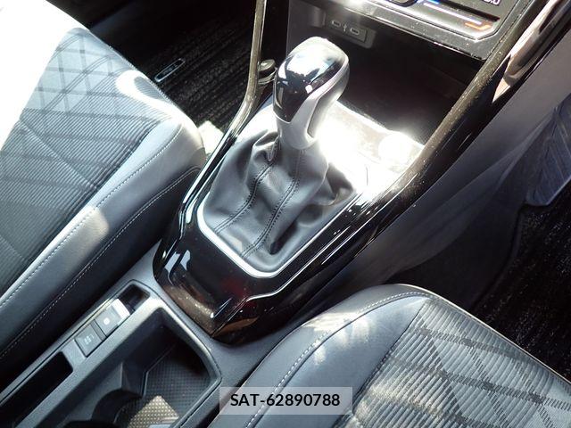 VolksWagen T-ROC 2023-10 8039220-22