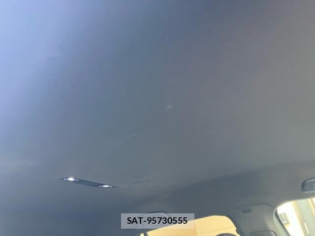 VolksWagen T-ROC 2022-01 8102750-12