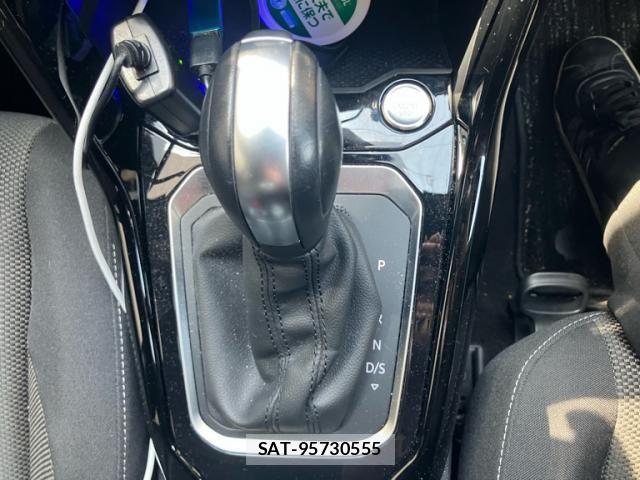 VolksWagen T-ROC 2022-01 8102750-15