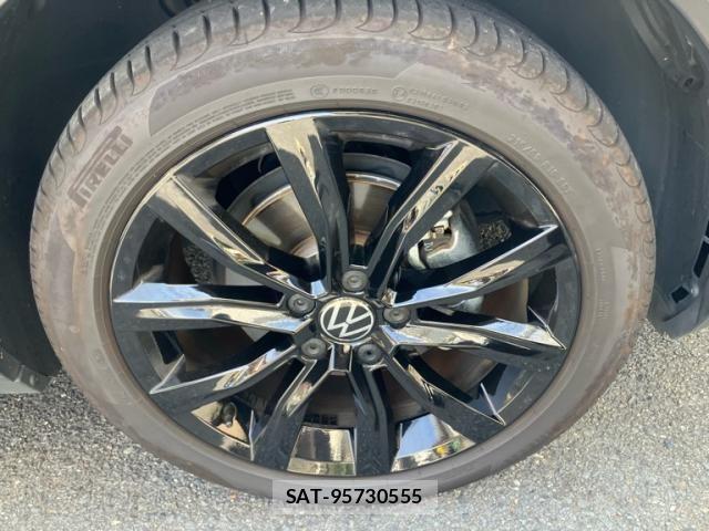 VolksWagen T-ROC 2022-01 8102750-1