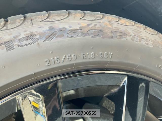VolksWagen T-ROC 2022-01 8102750-2