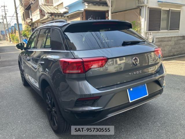 VolksWagen T-ROC 2022-01 8102750-6