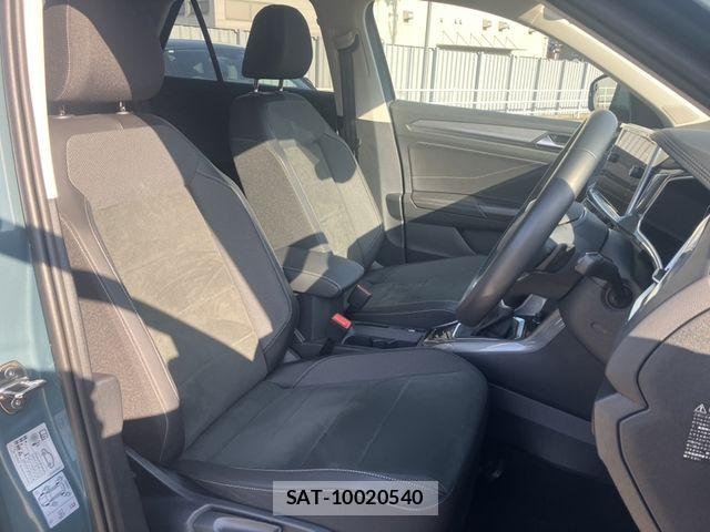 VolksWagen T-ROC 2025-03 8211040-11