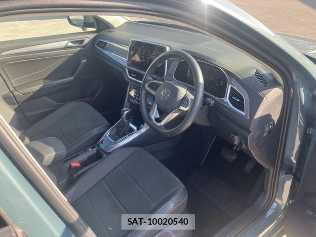 VolksWagen T-ROC 2025-03 8211040-1