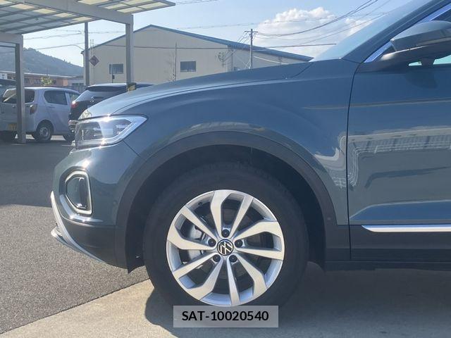 VolksWagen T-ROC 2025-03 8211040-5