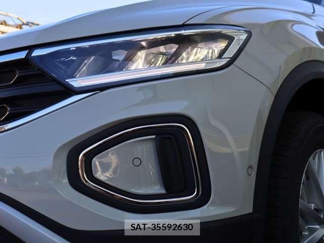 VolksWagen T-ROC 2026-03 8211037-12
