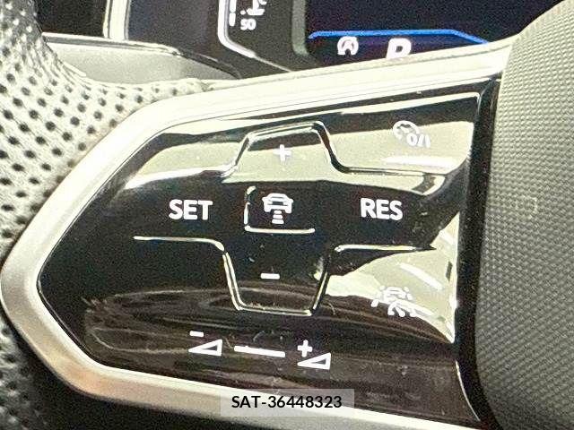 VolksWagen T-ROC 2023-07 8247176-5