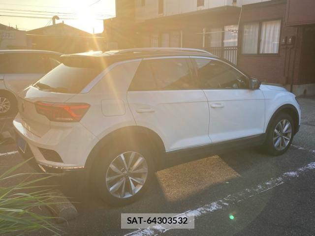 VolksWagen T-ROC 2021-04 8337941-3