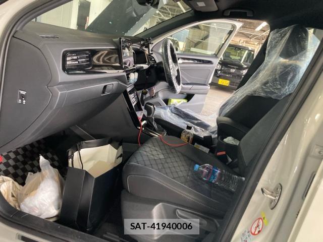VolksWagen T-ROC 2023-12 8439115-16