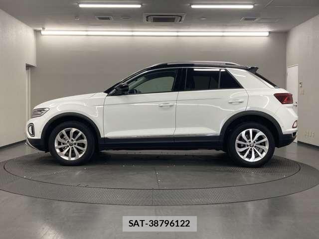 VolksWagen T-ROC 2024-03 8528258-2