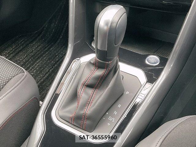VolksWagen T-ROC 2022-03 8746897-11