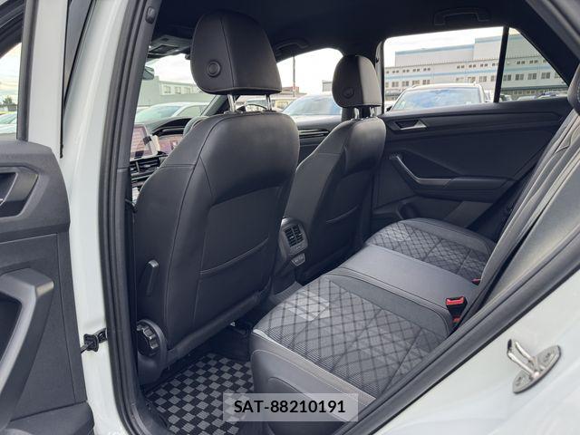 VolksWagen T-ROC 2024-09 8832542-14