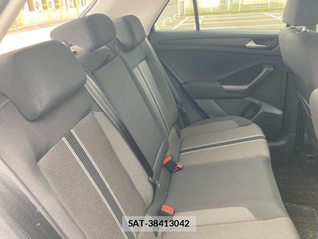 VolksWagen T-ROC 2021-03 8872412-14