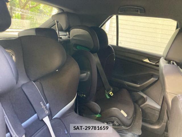 VolksWagen T-ROC 2022-09 8746900-13