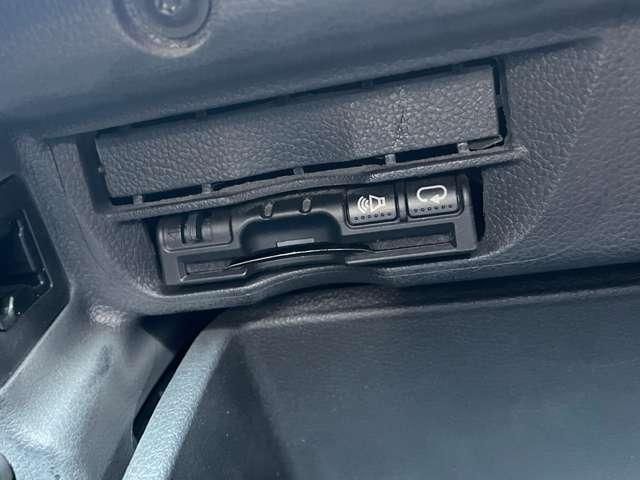 VolksWagen THE BEETLE 2012-11 3687840-16