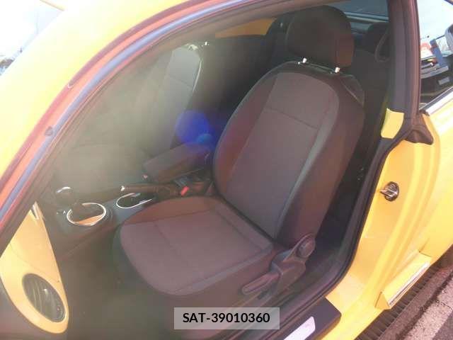VolksWagen THE BEETLE 2015-08 4604632-9
