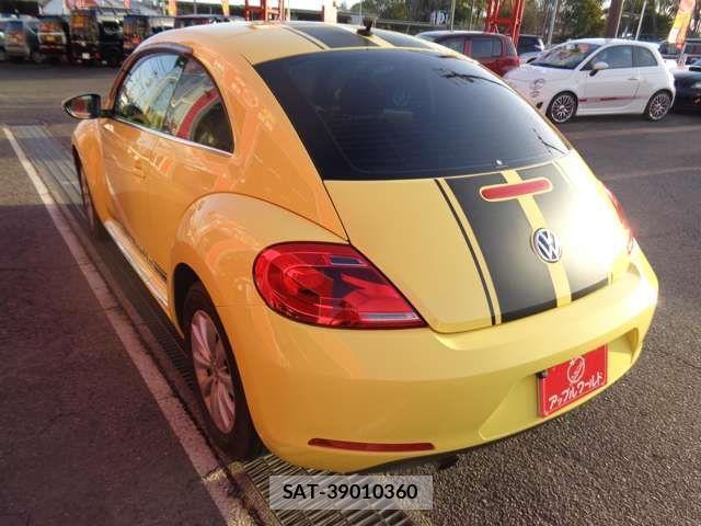 VolksWagen THE BEETLE 2015-08 4604632-5