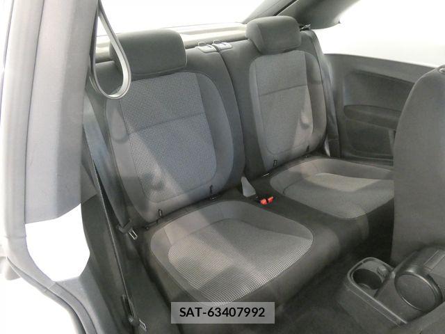 VolksWagen THE BEETLE 2013-10 6915423-16