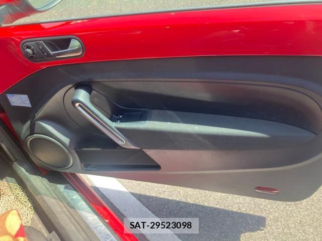 VolksWagen THE BEETLE 2013-03 6999178-16