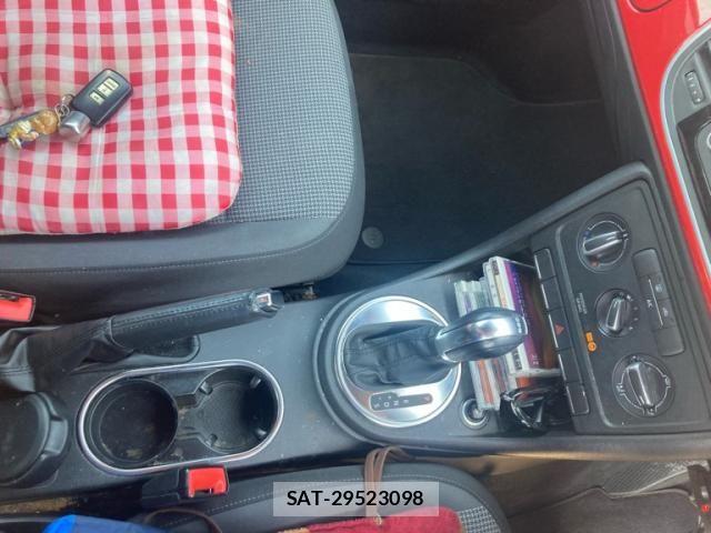 VolksWagen THE BEETLE 2013-03 6999178-19